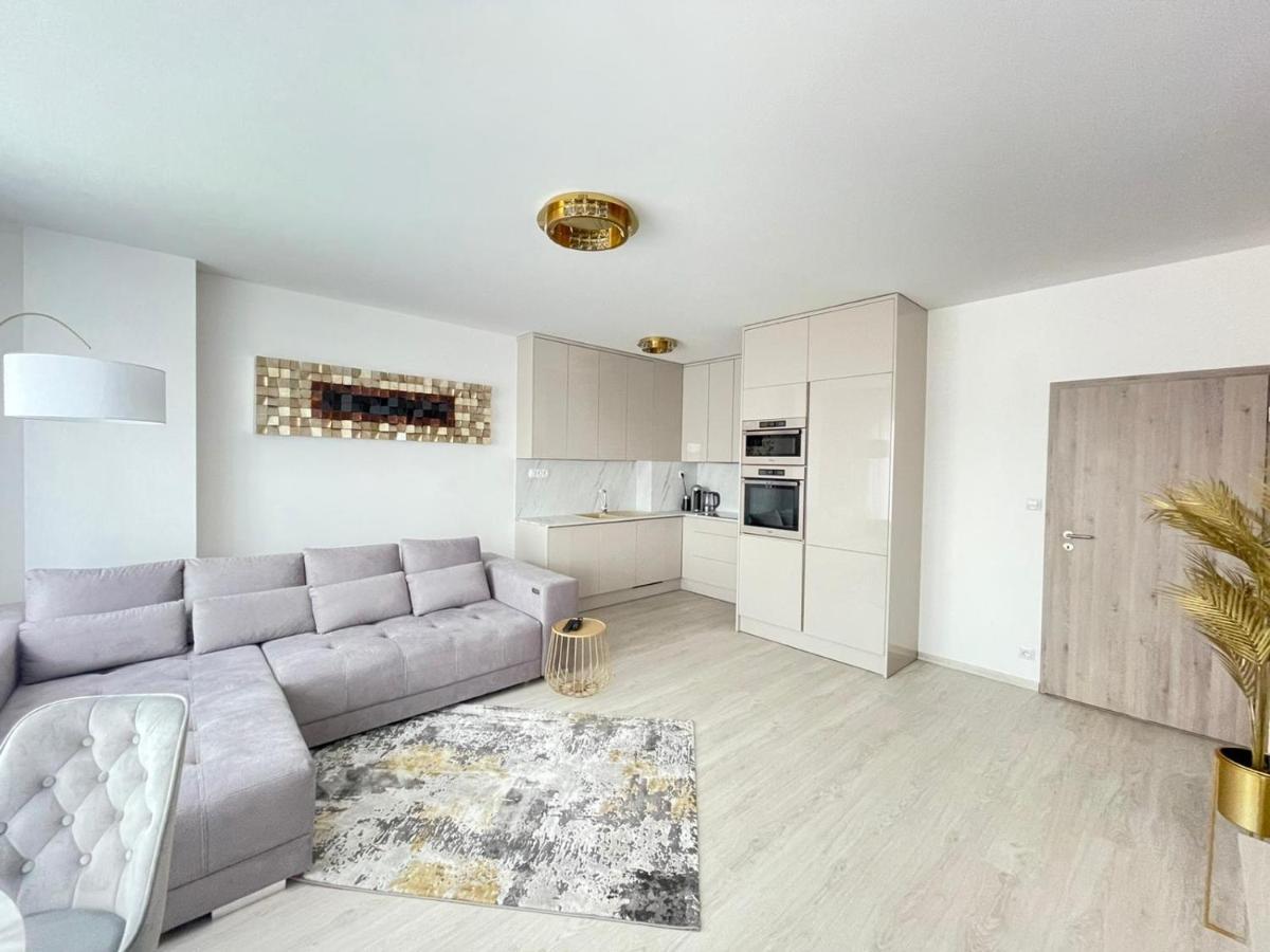 New Luxury City Centre Apartment With Panoramic View, Free Parking Bratislava Exterior photo