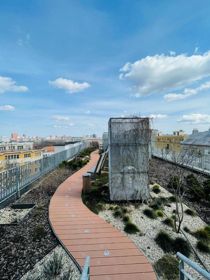 New Luxury City Centre Apartment With Panoramic View, Free Parking Bratislava Exterior photo