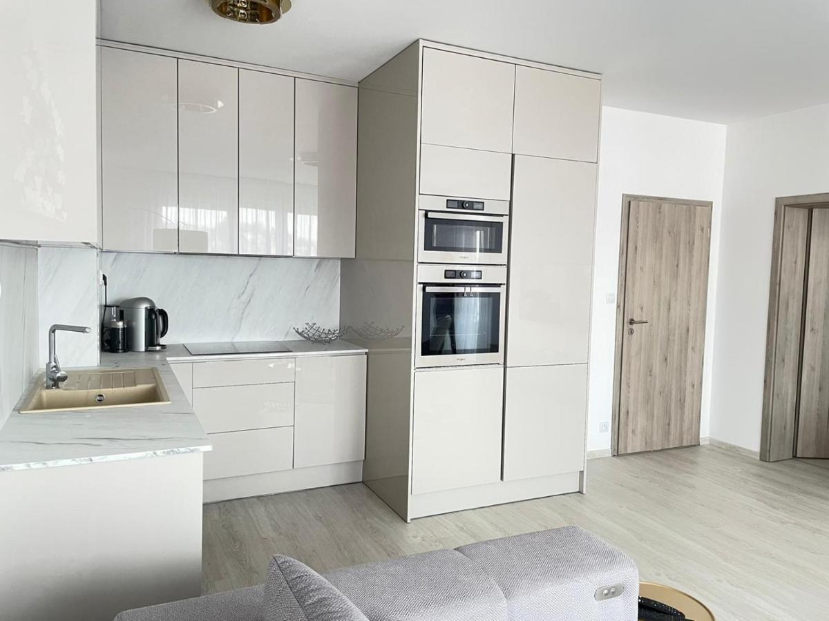 New Luxury City Centre Apartment With Panoramic View, Free Parking Bratislava Exterior photo